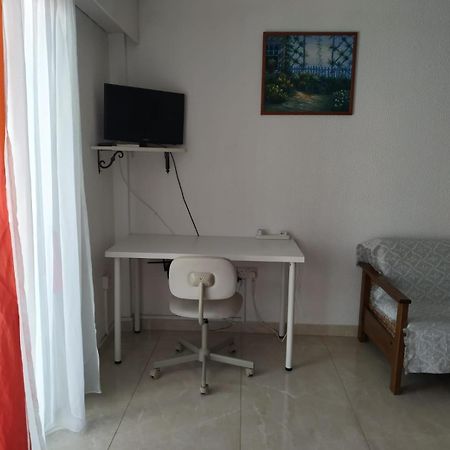 1 Bedroom Apartment Larnaca Bagian luar foto