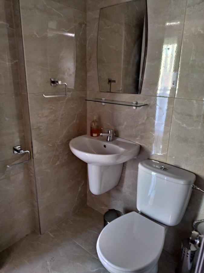 1 Bedroom Apartment Larnaca Bagian luar foto