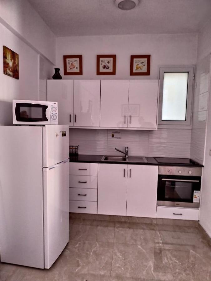 1 Bedroom Apartment Larnaca Bagian luar foto