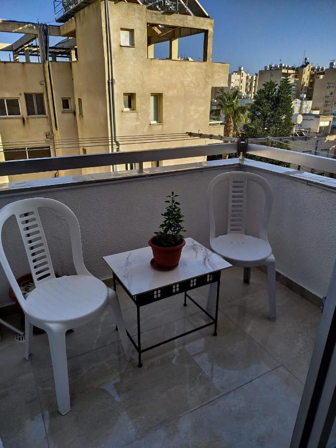 1 Bedroom Apartment Larnaca Bagian luar foto