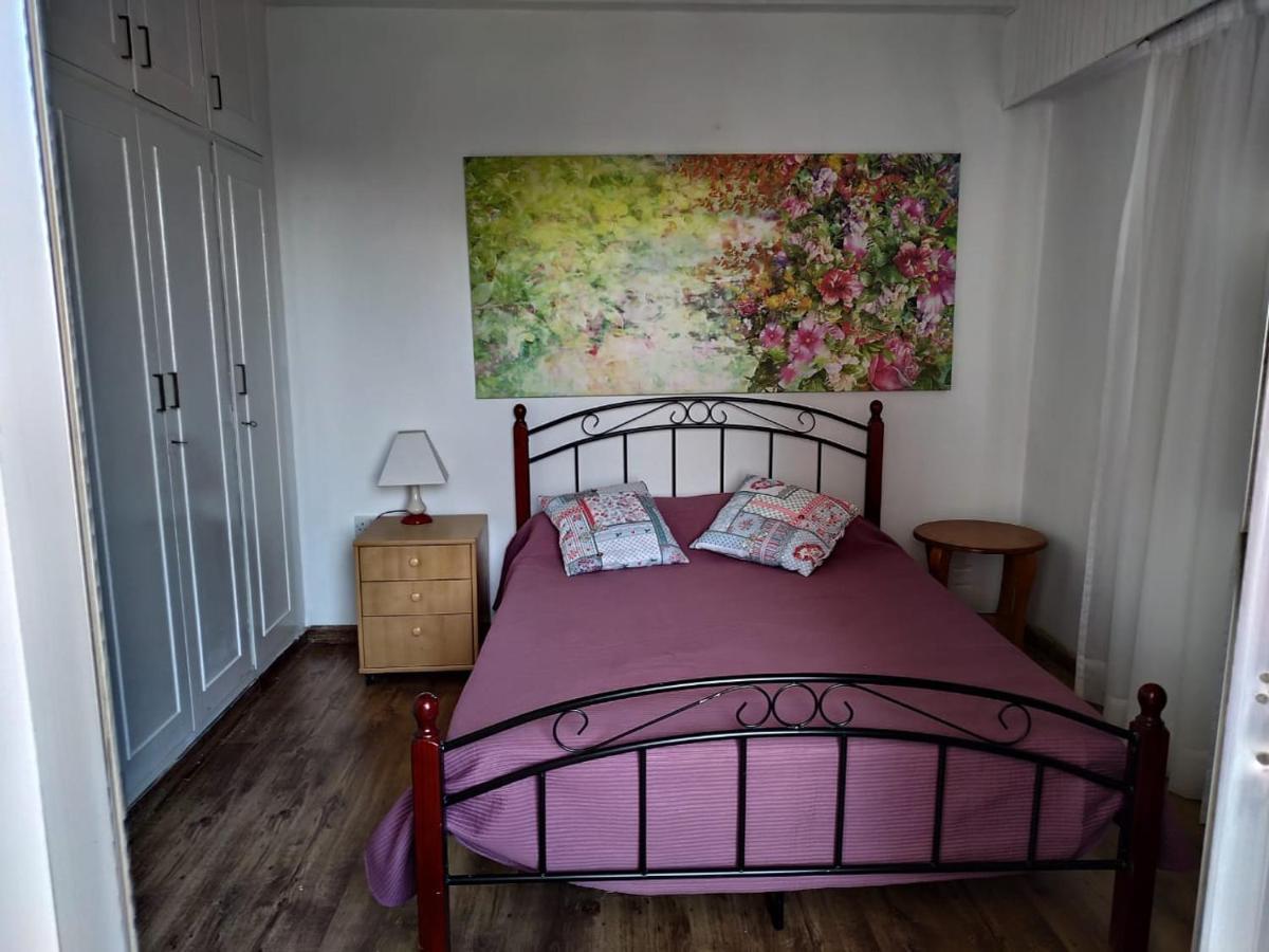 1 Bedroom Apartment Larnaca Bagian luar foto
